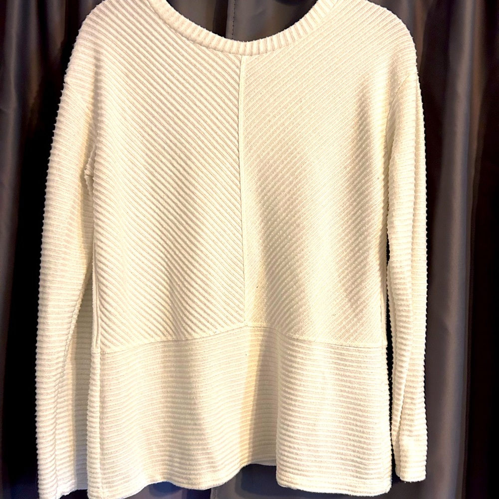 Liz Claiborne  cream colored long sleeved fall/winter top.